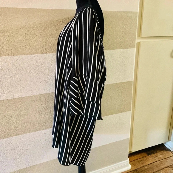 Vibe boutique black and white striped off the shoulder dress - Picture 2 of 4